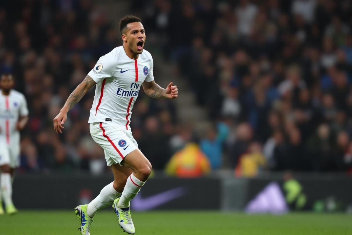 Le PSG arrache la victoire face à l'OL dans un match polémique